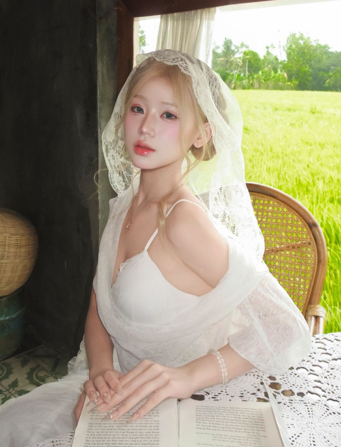 VEIL TOP